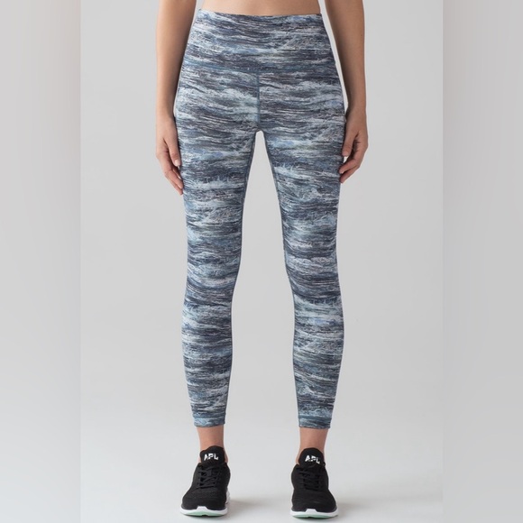 lululemon athletica Pants - lululemon | size 4 Wunder Under HR 7/8 Tight 25" in Aerial Drift Multi Black